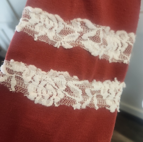 Moa Moa High-Low Top With 3/4 Length Sleeves. Size XL. - Picture 3 of 8